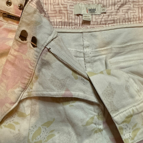 Ted Baker London Jeans Floral Buckle Waist Tapered Trouser Pant Sz 2 - Picture 8 of 9